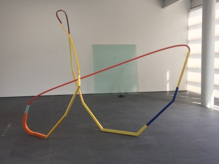 elliott-burns_the-queen-falls-review_image-04