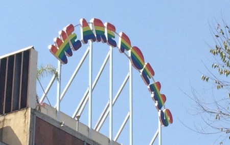 elliott-burns_the-queen-falls-review_image-06