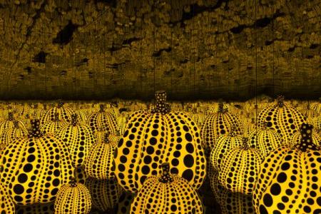 Yayoi Kusama_All the Eternal Love I Have for the Pumpkins_(1)_Courtesy YAYOI KUSAMA Inc., Ota Fine Arts, Tokyo Singapore and Victoria Miro, London (photography Thierry Bal) © Yayoi Kus